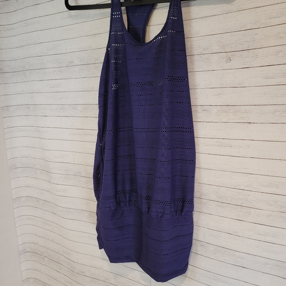 PRANA NAVY BLUE WORK OUT TANK, FLATTERING, SIZE XS - Picture 4 of 6